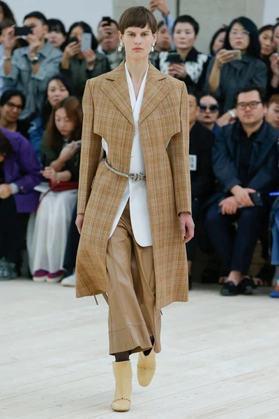 Look 33